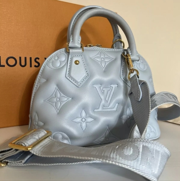 LOUIS VUITTON Calfskin Bubblegram Alma BB Ice Blue - Picture 3 of 10
